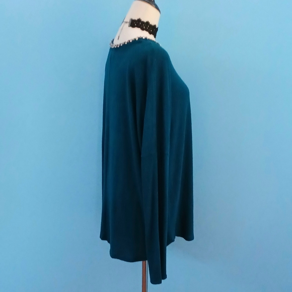 NEW! Jennifer Lopez keyhole top XXL - Picture 5 of 9